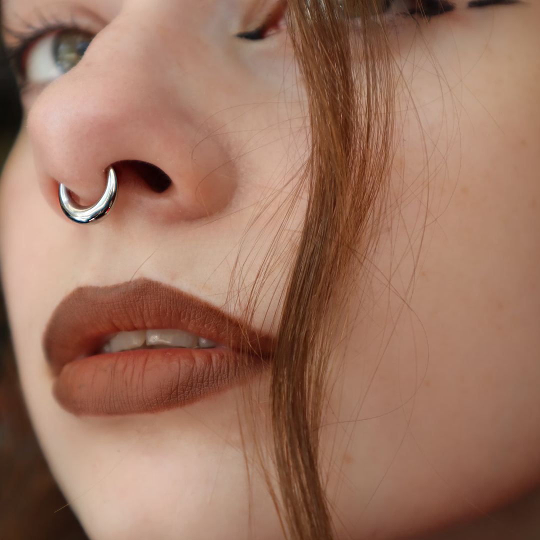 Lunar Bold Septum Clicker – Sculpted Shine for Unapologetic Style